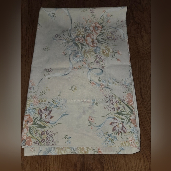 Vintage King Pillowcase Floral Pequot - Picture 1 of 4
